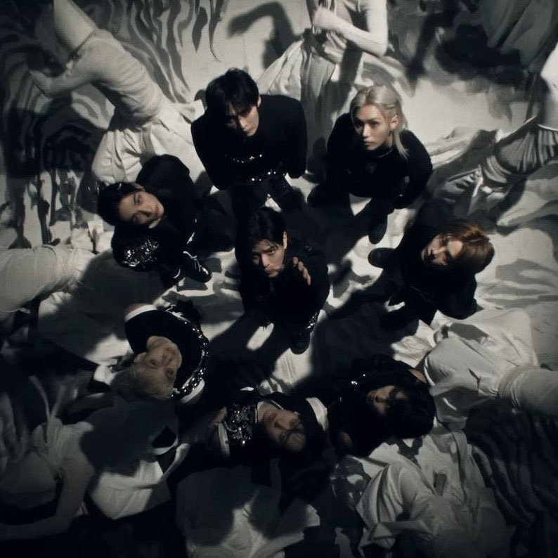 Stray Kids《THIS & THAT》Spotify预存数突破7️⃣0️