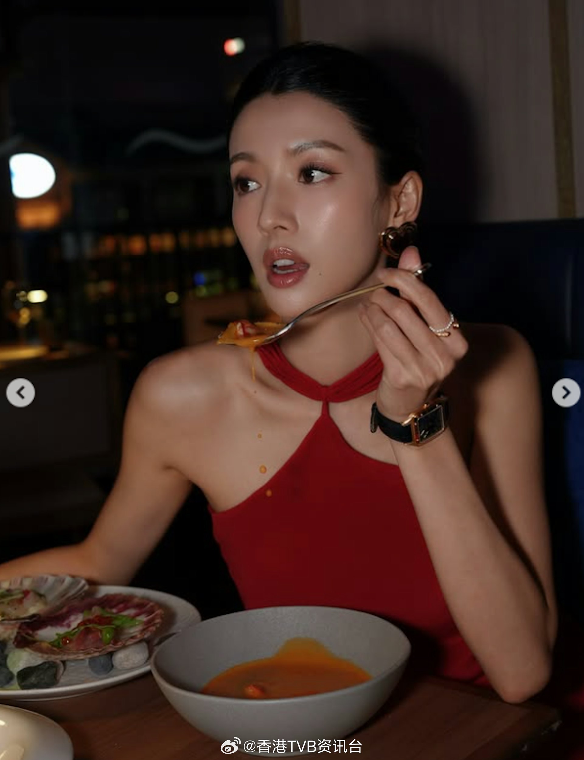 香港01：视后蔡思贝疑被TVB官网正式除名 传猛人照顾2年冇拍剧仍生活无忧现年3