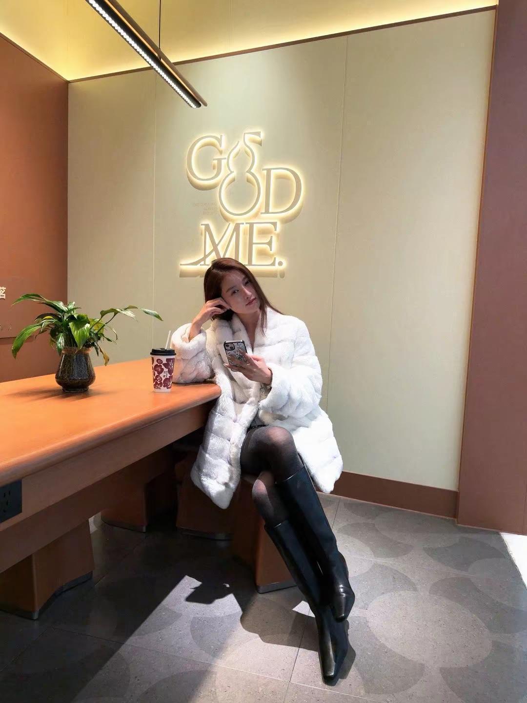 带刺的玫瑰请求添加你为好友穿搭