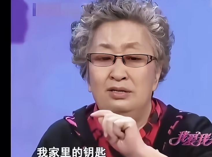演了一辈子“国民奶奶”的彭玉，前两天在珠海走了，93岁。
大家记得她，多半是因为