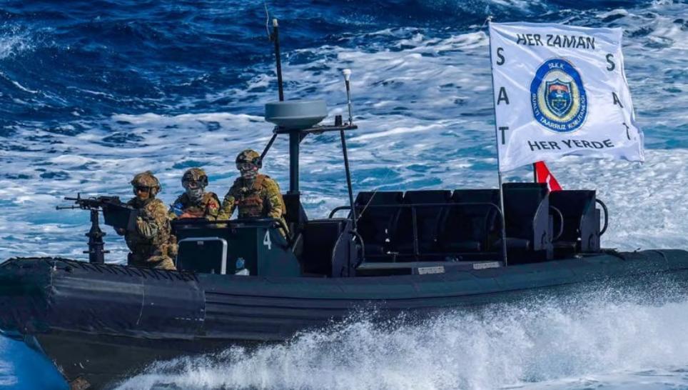 索马里海盗惹错了人，土耳其无人机猛炸，海上突击队救回船只

2026年8月，索马
