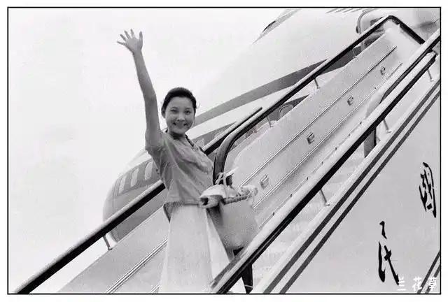 1981年，19岁的陈冲乘机去美国，从此踏上了寻梦的异国他乡之旅。