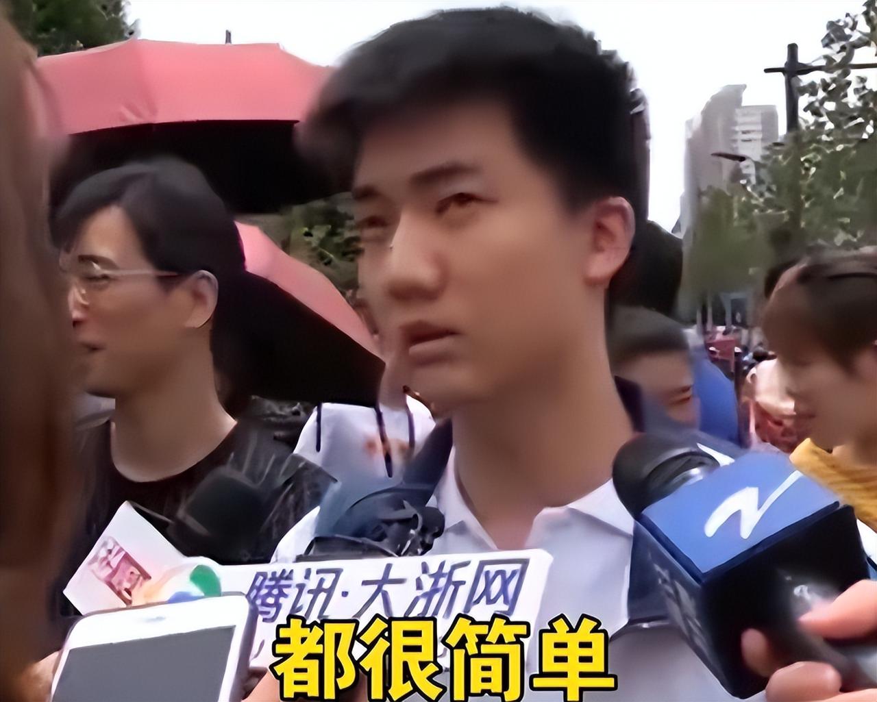 2019年浙江高考，一名杭高考生的临场发言，硬生生让他成了全网热议的焦点人物。高