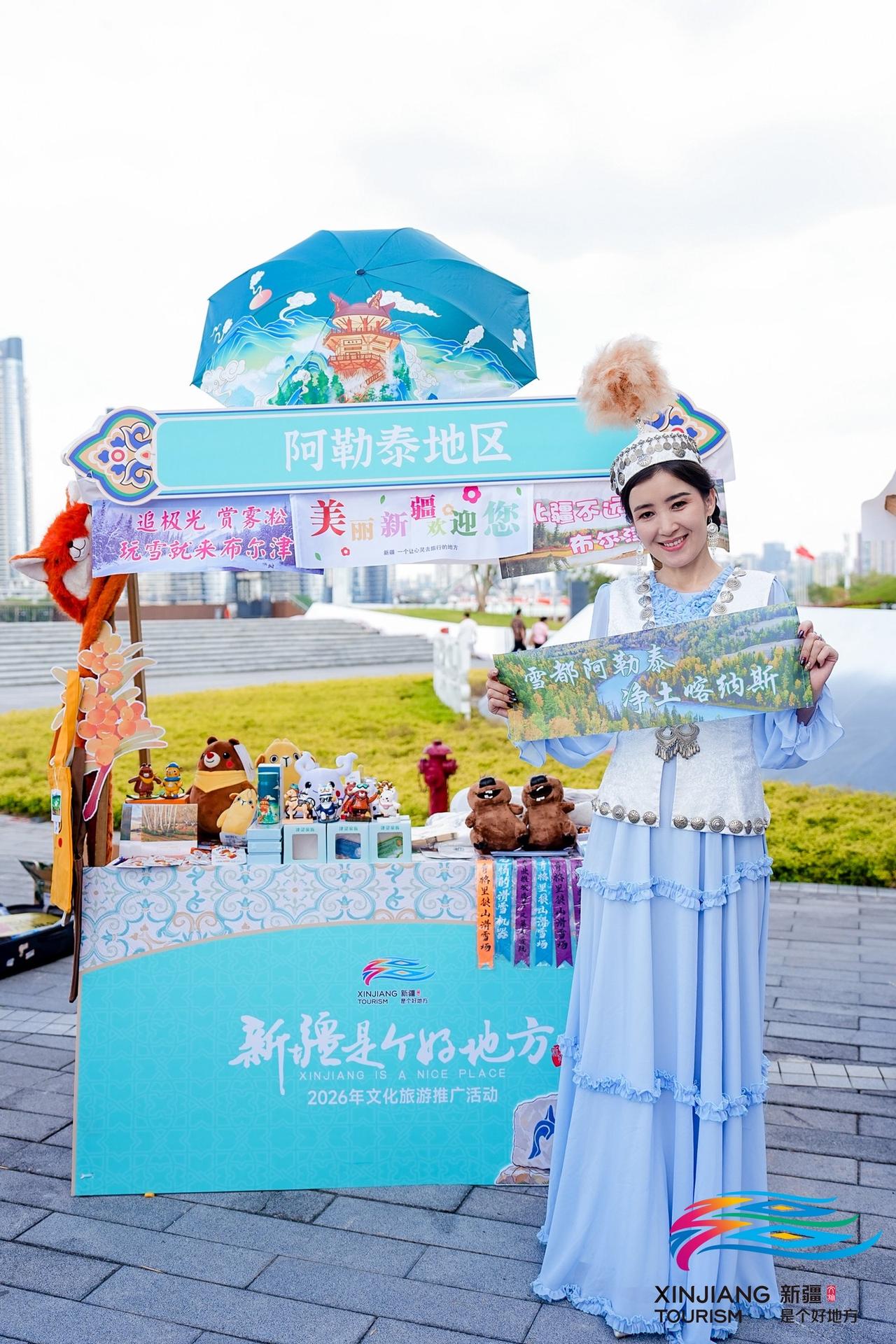新疆秋冬旅行攻略｜奔赴极致秋色
逛广东省非物质文化遗产馆，遇上“新疆是个好地方”