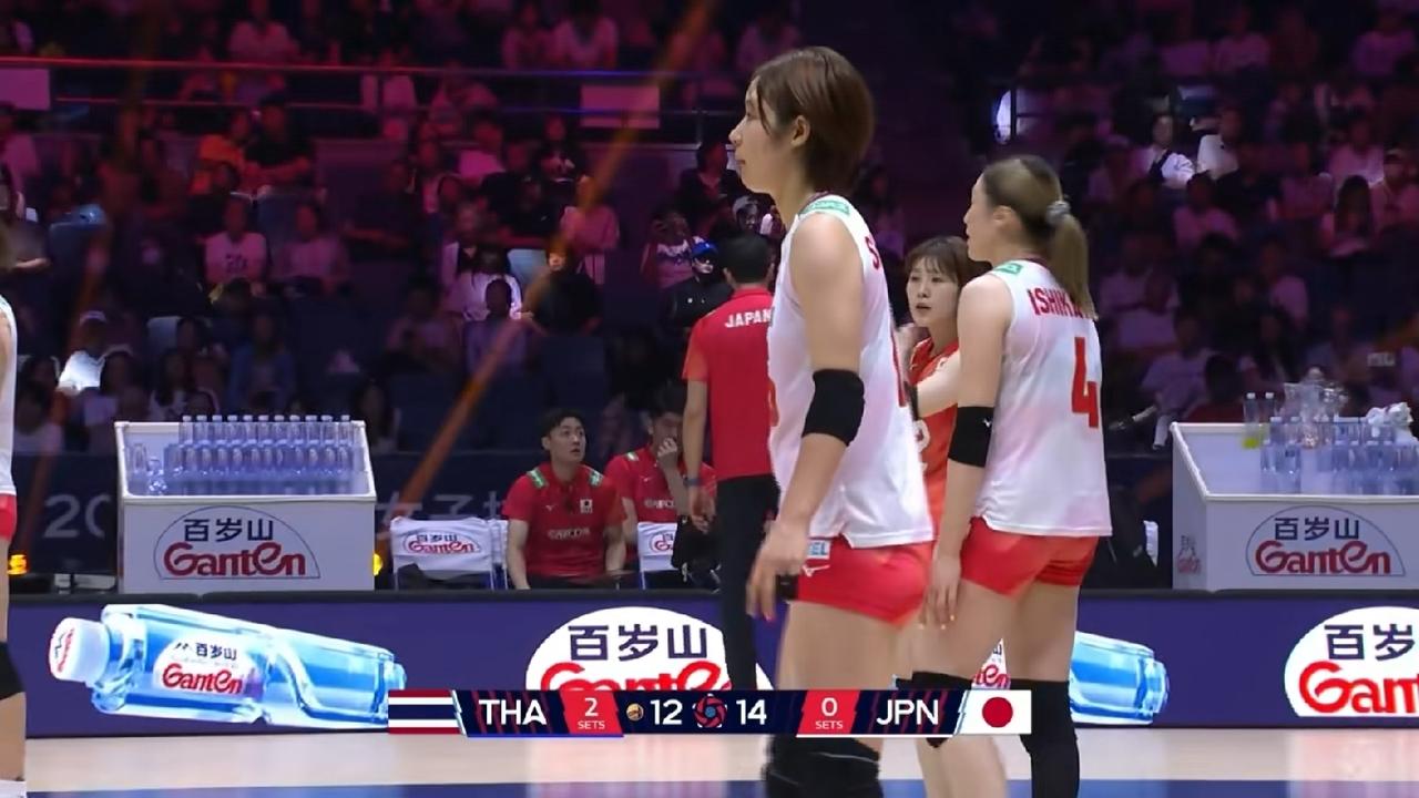 爆冷！泰国女排3:1战胜日本女排将与中国女排争夺洛奥门票，中国女排主教练赵勇是喜