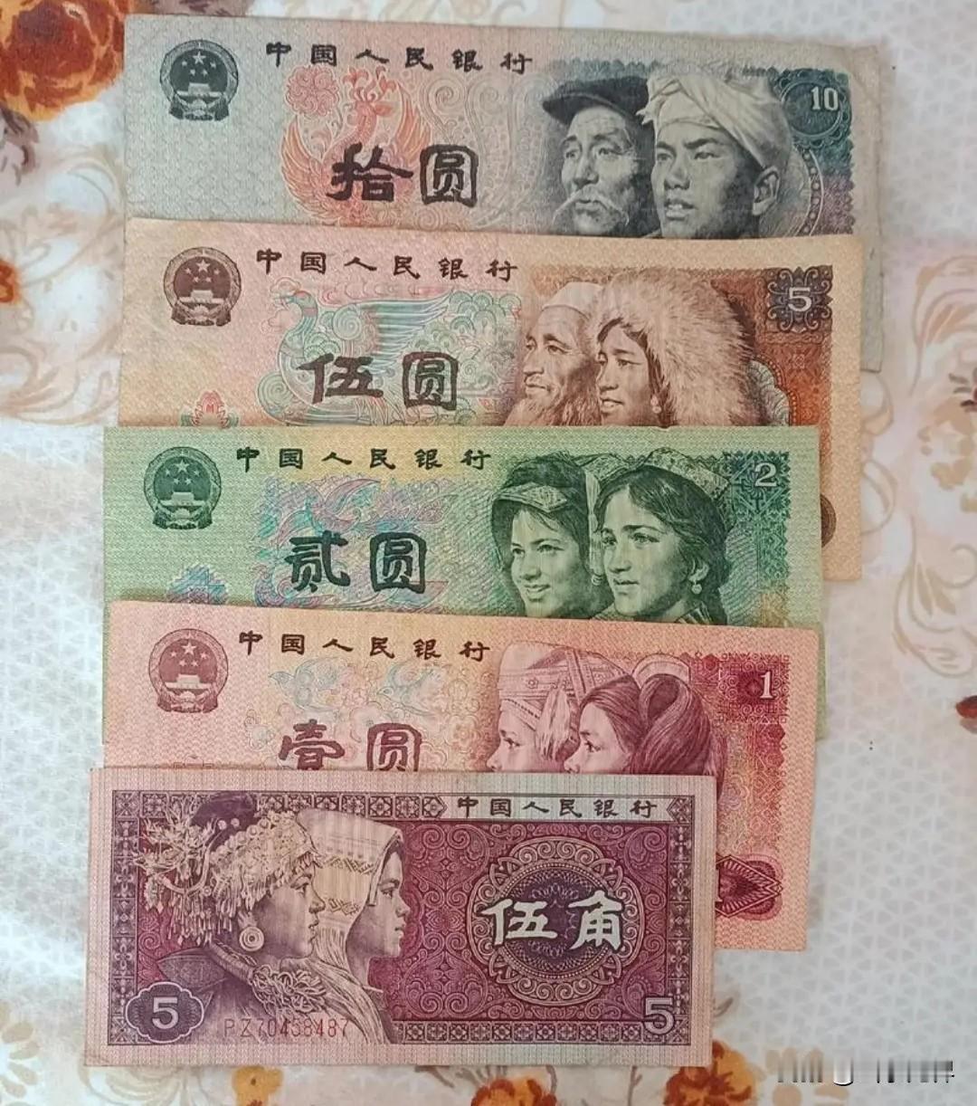 1
友友们，你知道建国第一套人民币上面人物真实姓名吗？作为新中国开国第一版钱币，