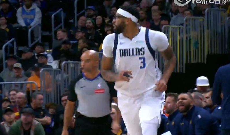 眉有问题，只脆不弱！NBA独行侠爆冷击败掘金，浓眉戴维斯狂砍32分+13板+4助