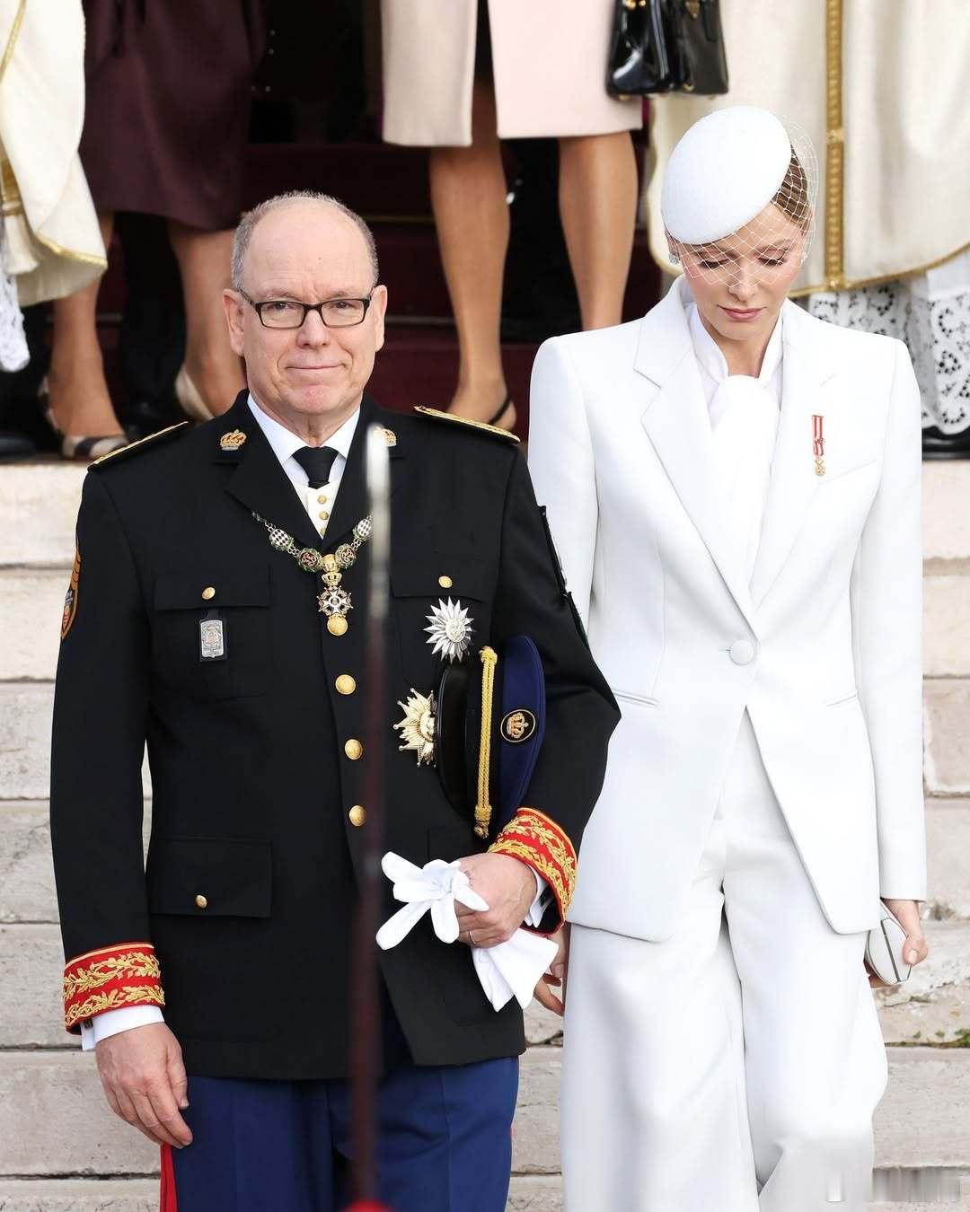 🇲🇨11月19日，摩纳哥王室成员出席一年一度的国庆节庆祝活动。 夏琳亲王妃状