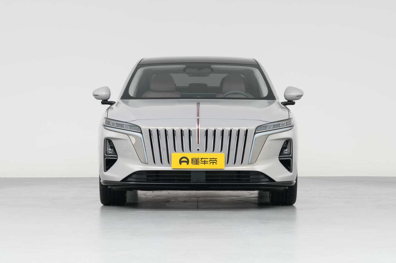 推荐一款适合家用和轻度商务接待的车：全新红旗H7 PHEV
全新红旗H7 PHE