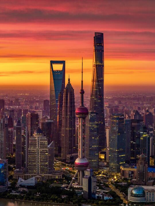 凌晨四点，火烧云藏尽上海的浪漫
