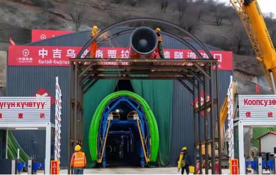 中方果断绕开哈国，两面派不准上车，中国划下红线：专治不服！

2026年春，中吉