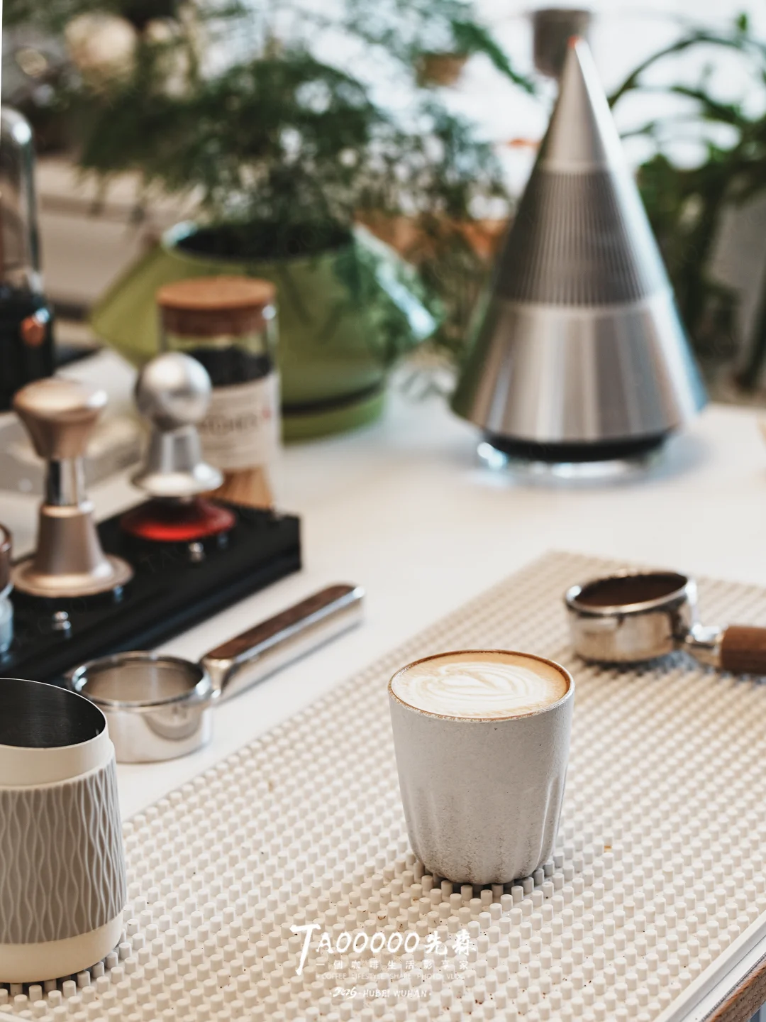 清晨的治愈咖啡角，一杯咖啡足以抚慰人心