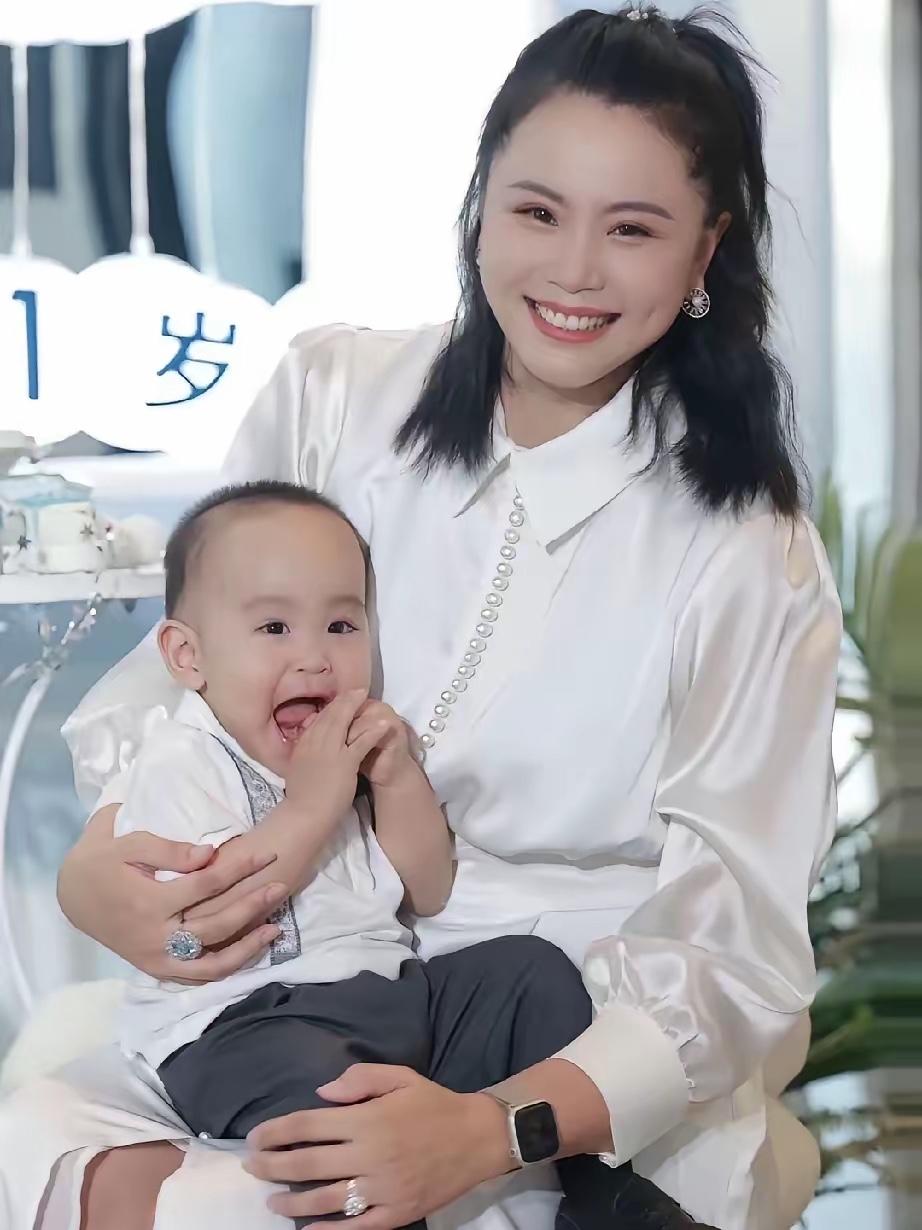女排名将曾春蕾：中国女排功勋接应，2015年世界杯冠军，里约奥运因伤遗憾落选，3