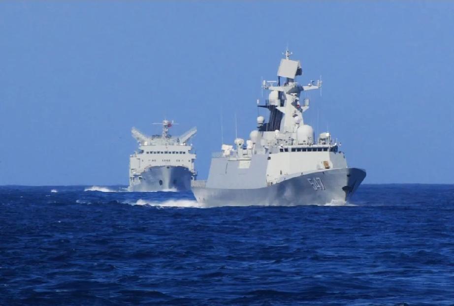 12月1日外交部例行记者会上，澳大利亚广播公司记者就澳防长称监测到中国舰队活动一