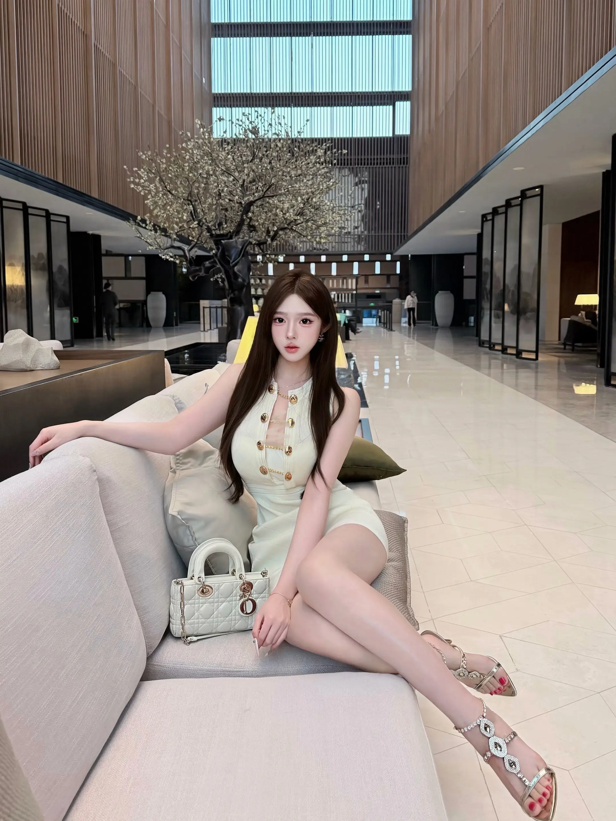 爱是什么我不知道。只知道每天醒了要给你发消息