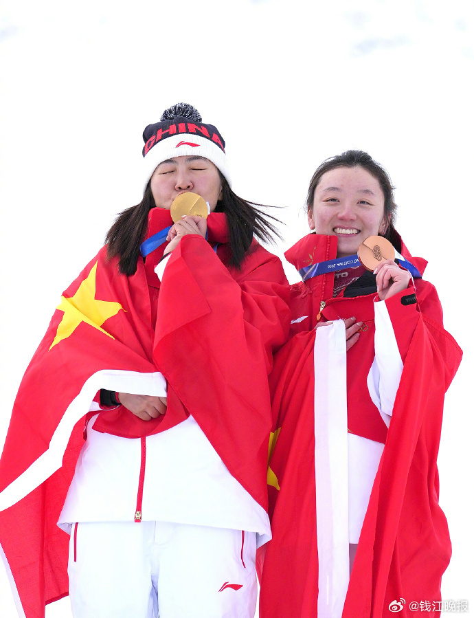 【两个单项2金2铜，你永远可以相信中国空中技巧队！】男子金铜、女子金铜！两个单项