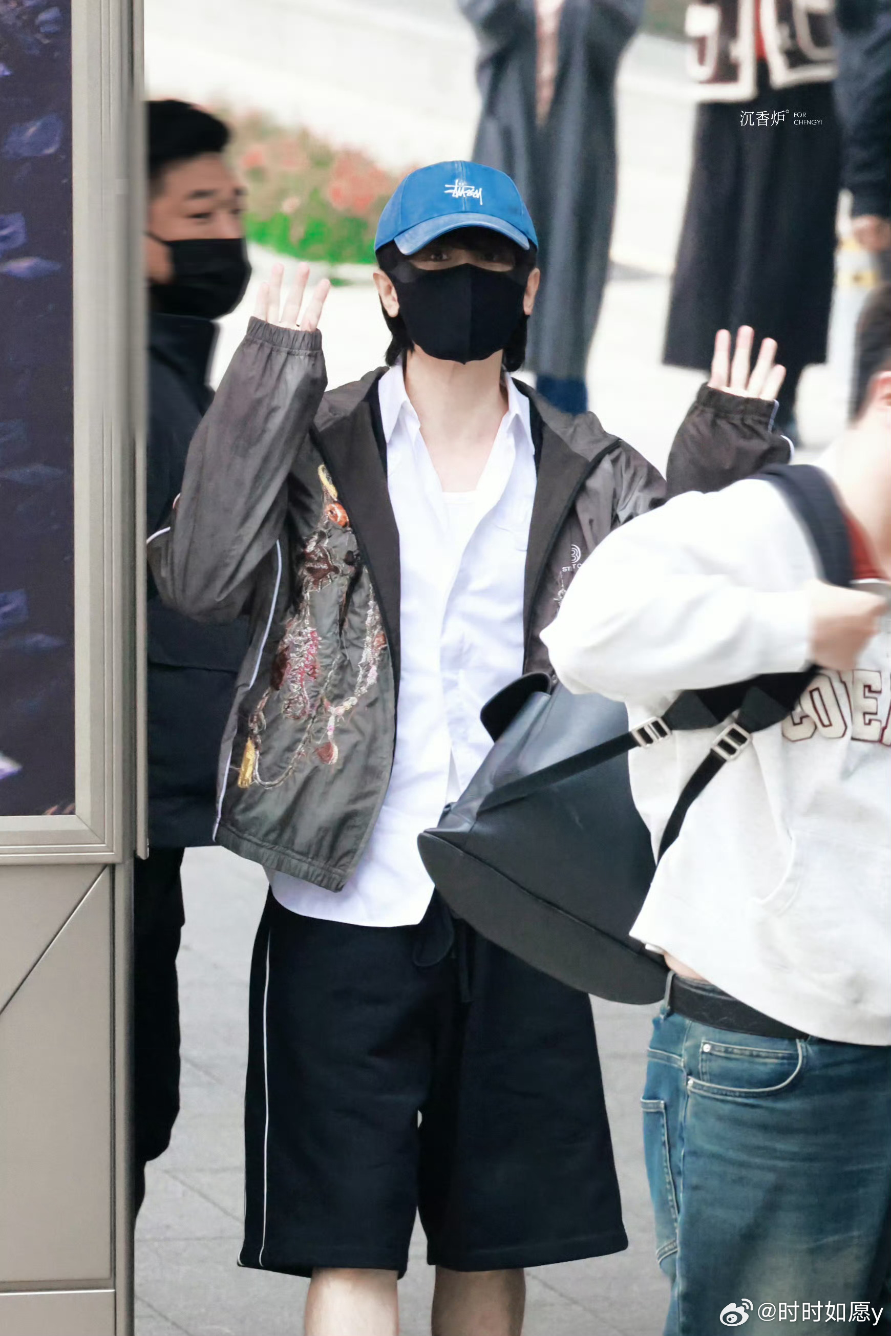 成毅正月里真不剪头发cy成毅 正月里不剪头发应该全国统一吧，我们成毅也如此吖。一