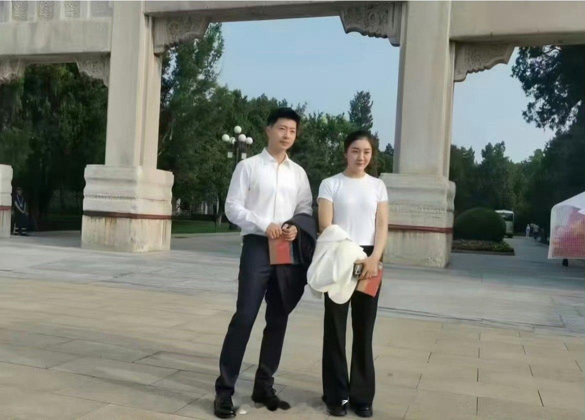 马龙陈梦观礼合照马龙陈梦观礼同框马龙陈梦观礼合照，可以可以，[阴险][阴险] ​