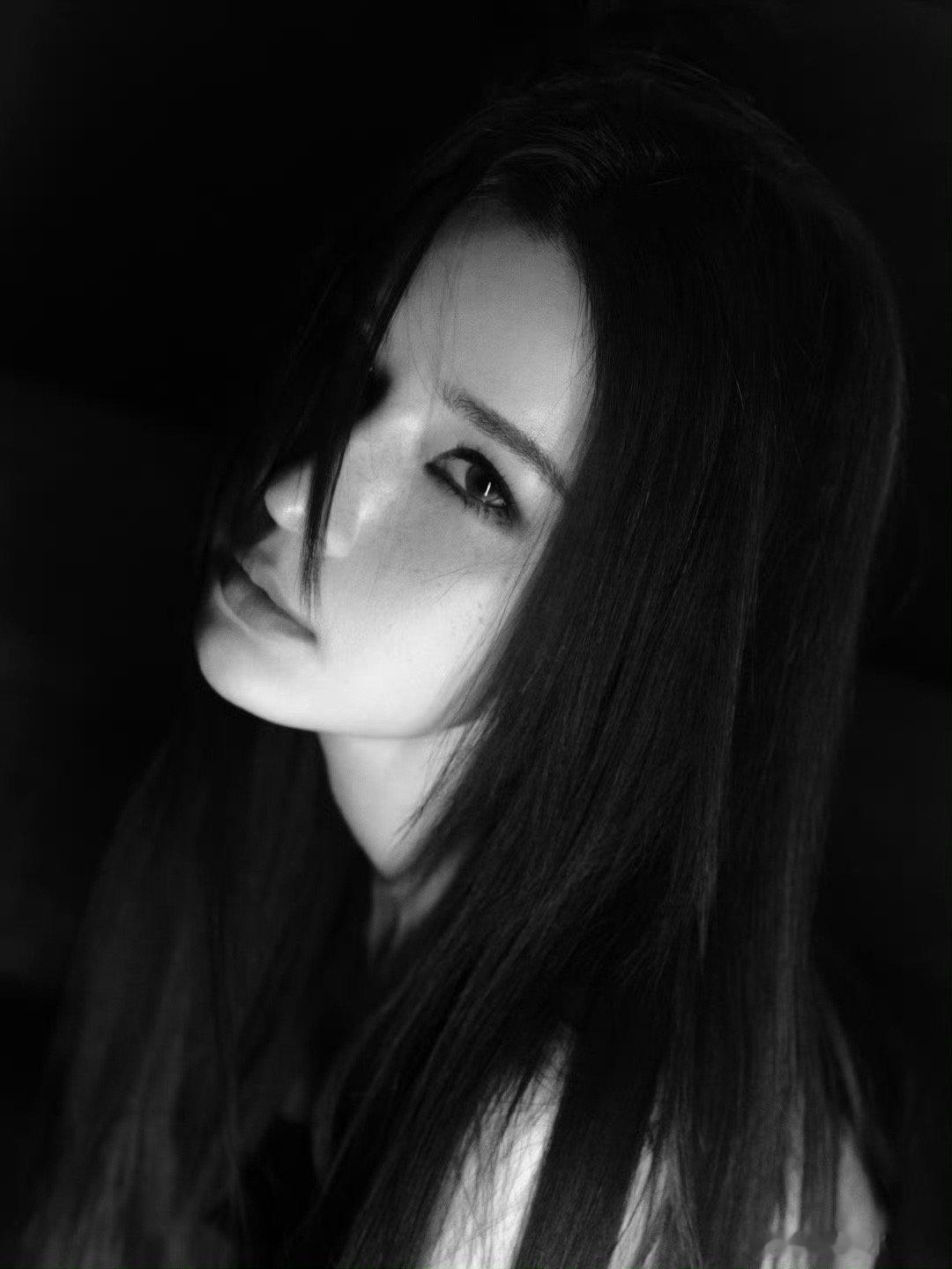 哈妮克孜 内娱红毯不撞款 终于等到一位敢在红毯上“使坏”的女明星！哈妮克孜的魔女