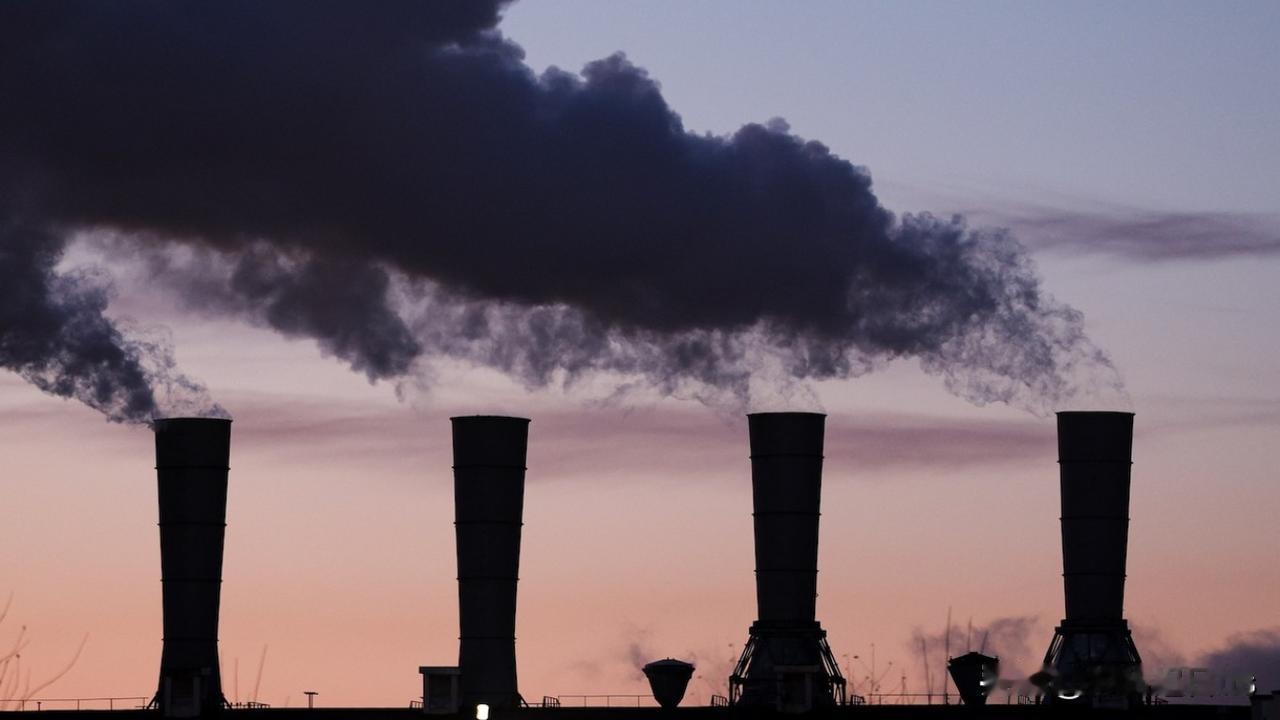 在普京要求结束经济衰退一周后，俄罗斯国家统计局宣布工业恢复增长

俄罗斯国家统计