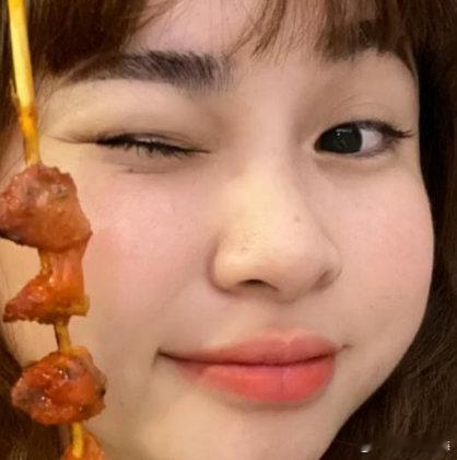 阿爆私密账号 这份「活人感」太珍贵！镜头前她用搞怪接地气的风格带来欢乐，镜头后她