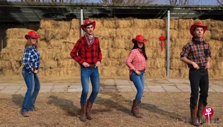 联合早报今天报道：“继齐穿花棉袄送祝福后，美驻华外交官再穿牛仔装跳起牛仔舞送新春