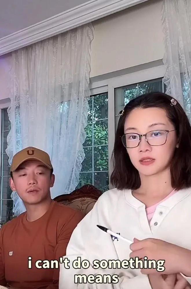 别急着给郑恺苗苗扣移民的帽子，人家只是带娃过了个暑假！
郑恺和苗苗9月14号在直