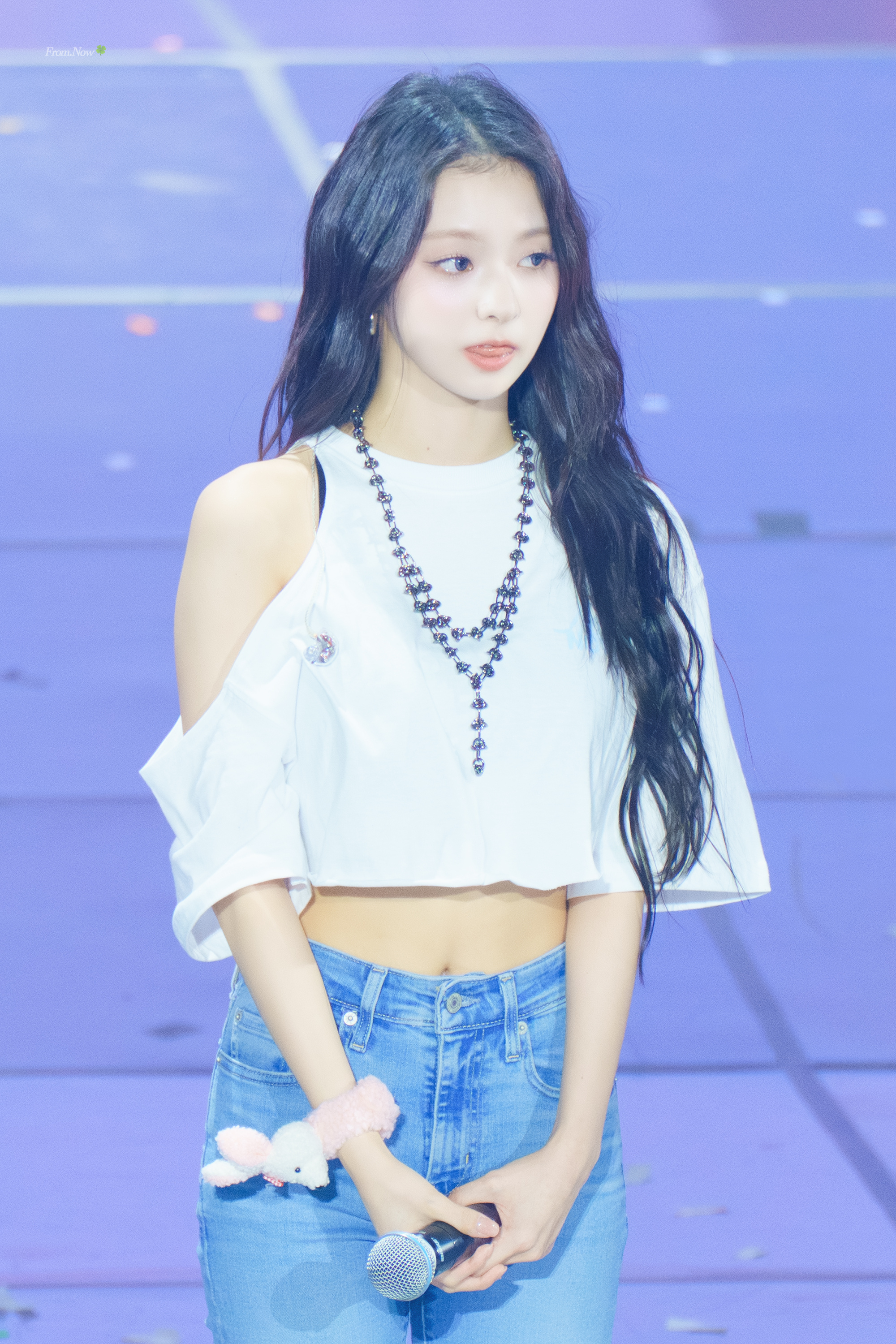 #李娜炅[超话]#🐣#蜜桃笑颜李娜炅# [图片]240127 FROM NOW