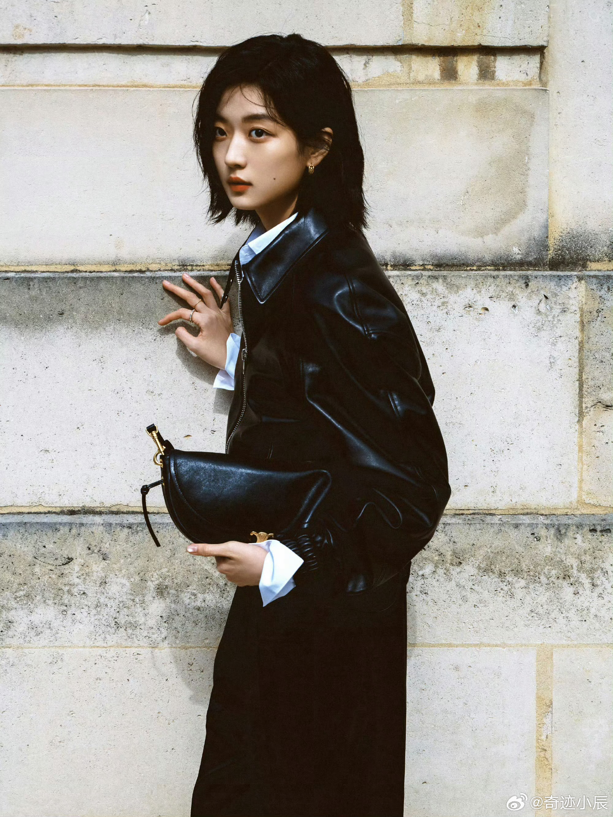 孙千御姐身萝莉心孙千完美诠释御姐身萝莉心！172皮衣短发气场全开，直播却在线求挽