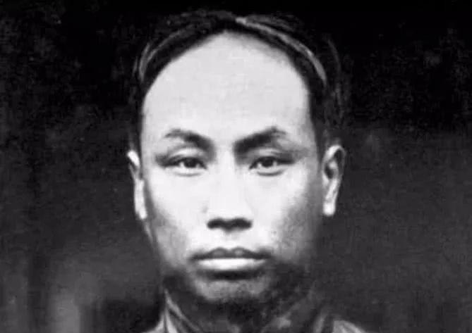陈独秀之子陈松年，悉心为两位兄长操办身后事，深得毛主席特别关怀与照顾
1938年