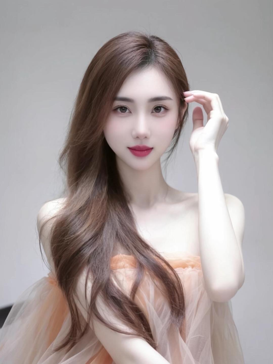 女性人像摄影作品如何有高级感?温柔氛围感纯欲写真✨
柔顺精致的暖棕大波浪长发，发