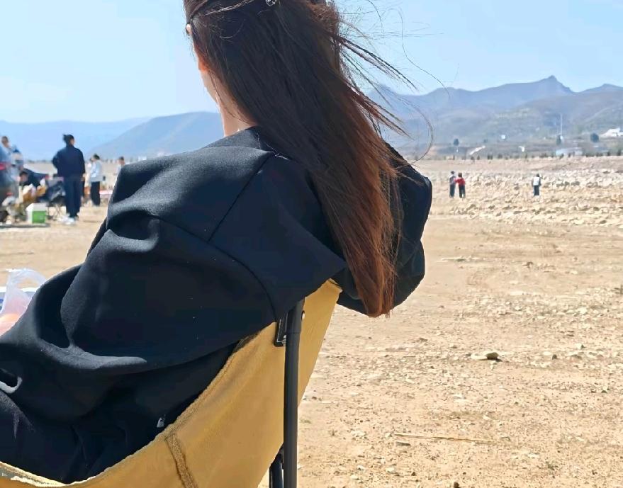 真正吸引男人的女人，一定具备这两点，和漂亮没有关系，女人喜欢痞帅痞帅的男人

同