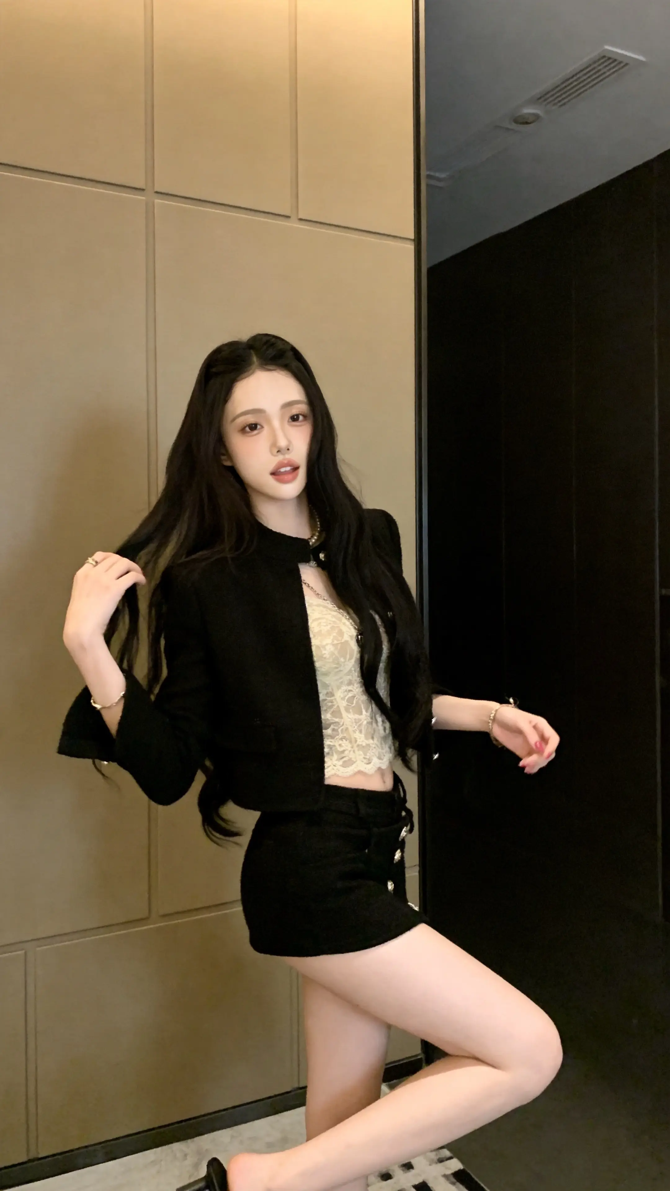 黑色套装