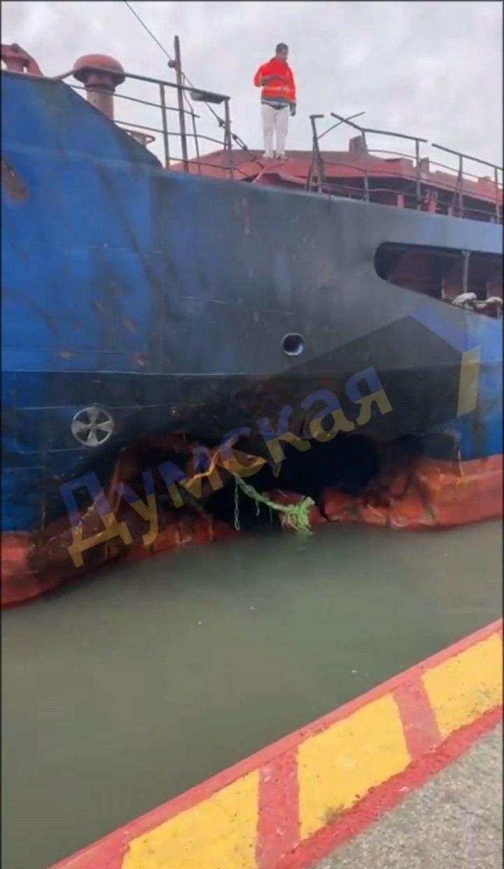 保加利亚， 乌克兰影子舰队散货船遭到俄罗斯无人艇袭击。当时它悬挂马耳他国旗

乌