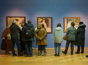 赫尔松艺术博物馆馆长阿丽娜·多岑科在乌军收复该市后，发现馆藏1.4万多件艺术品中