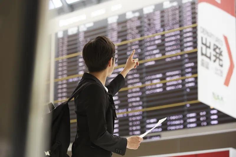 如何看待中日航班取消潮中日航班取消潮是中国在经济上向日本施压，向日本发出明确信号