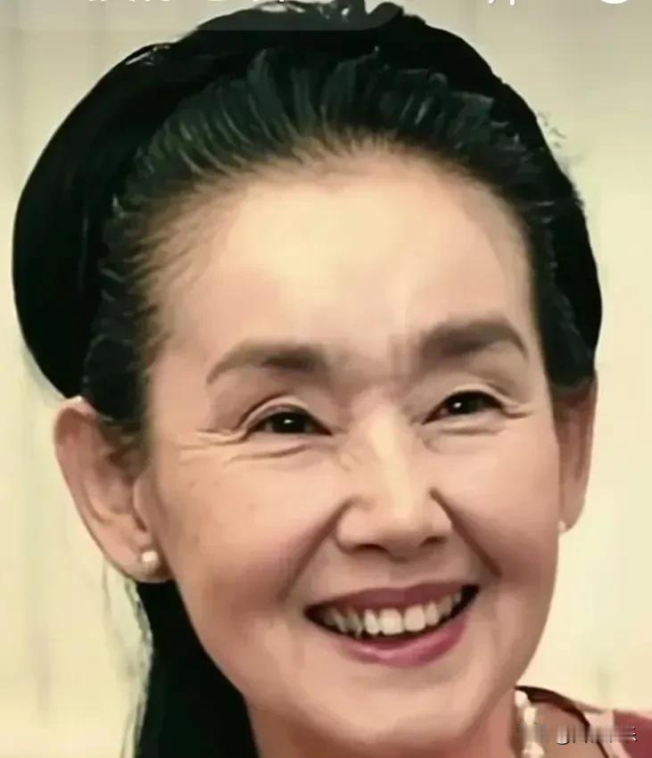 四和娱乐:关注
岁月悠悠，笑容依旧——探寻那位老人

在时光的长河中，每个人都是
