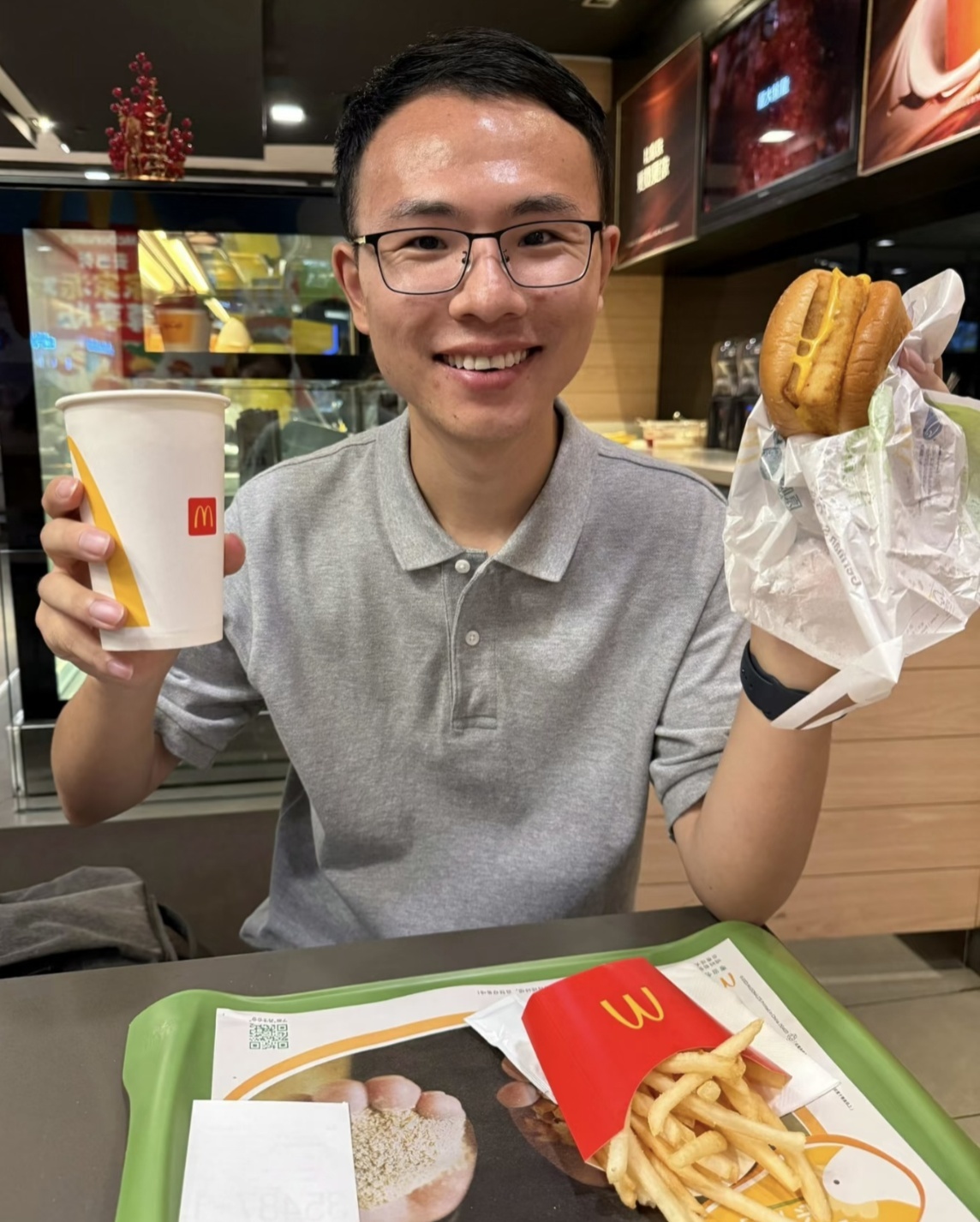 户晨风全网销号 挺好的，他被封的一点也都不冤。挑起社会群体对立，制造焦虑，抹黑国