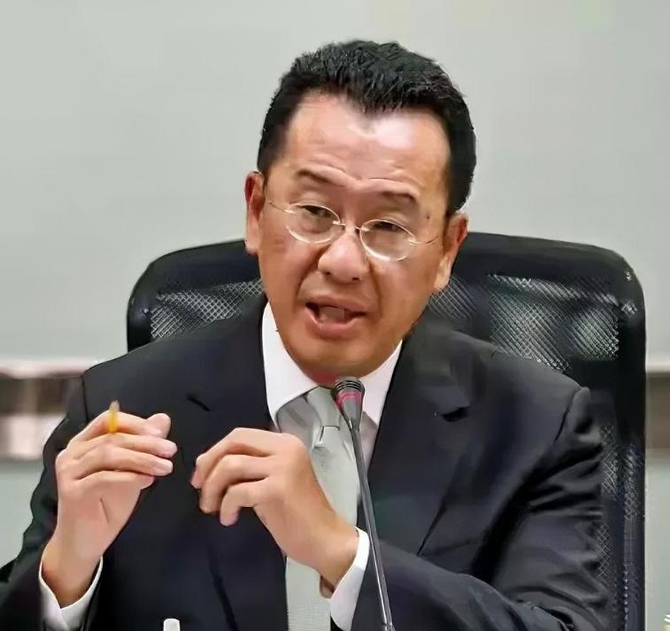 “台独”顽固分子，台湾所谓的“防务部门负责人”顾立雄妄图“谋独”，真可谓机关算尽