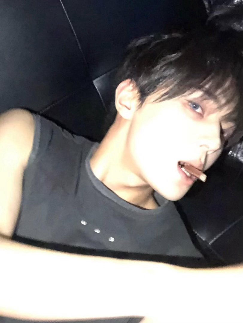 可以可以 全李正现在专注露出下颚线中 继续保持 