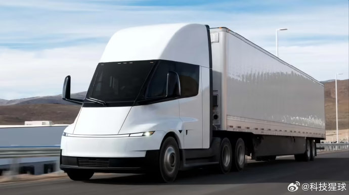马斯克回应Semi何时用上FSD【马斯克回应电动卡车何时用上FSD：今年底至明年