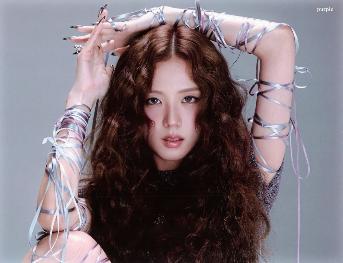 JISOO  ‘AMORTAGE’ 在 Spotify 上已超过 3.5 亿次播