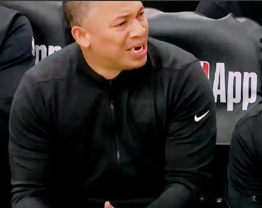 看了快船对太阳的首发阵容，
球迷对泰伦卢可能已经彻底失望了。

感觉柯林斯又是一