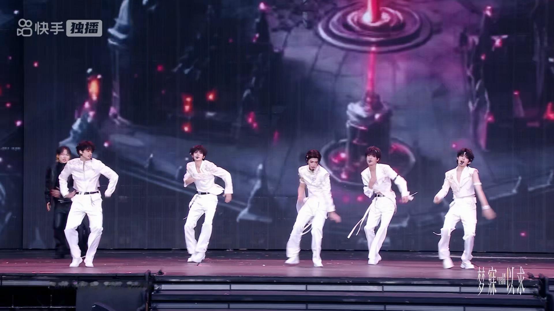 TOP登陆少年男团热血番TOP登陆少年全员解锁热血番质感镜头！少年们意气风发，鲜