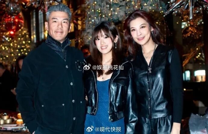 贾静雯前夫回应了最近传他得肝癌晚期的消息，直接说：“根本没这事儿，我好得很呢。”