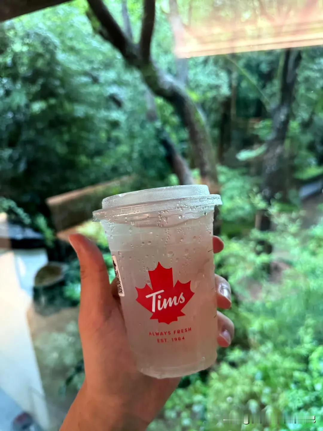 夏日生活打卡季一杯奶茶，享受生活