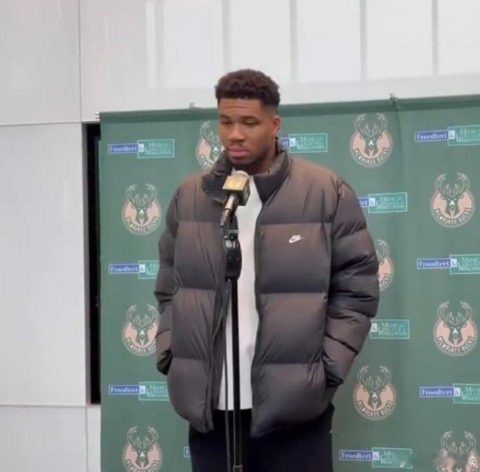 字母哥雄鹿 字母哥：我个人从未跟雄鹿谈过交易事宜；经纪人团队在负责这些事情。北京