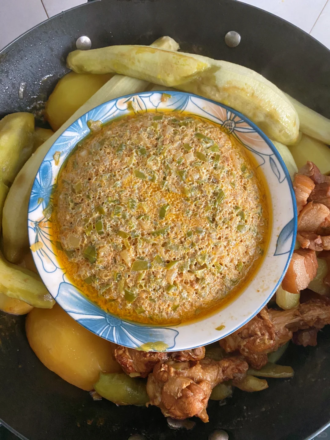 今日午饭一锅出，仿佛回到了小时候