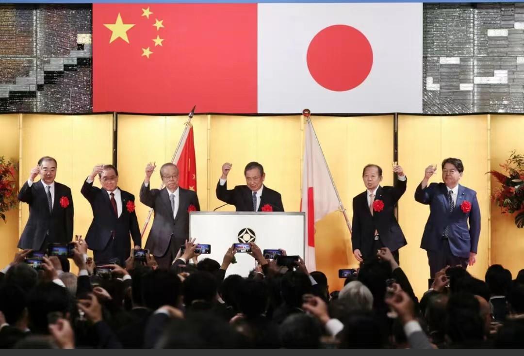挨过核弹的国家，反倒一年比一年硬！ 

日本在钓鱼岛反复摩擦，涉台问题频频探头。