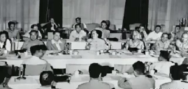 1960年上海会议，毛主席一句心里话，道尽对粟裕的复杂亏欠
“你的事，可不能怪我